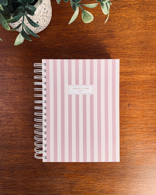Classic 2027 Weekly Planner (Vertical Layout, A4)
