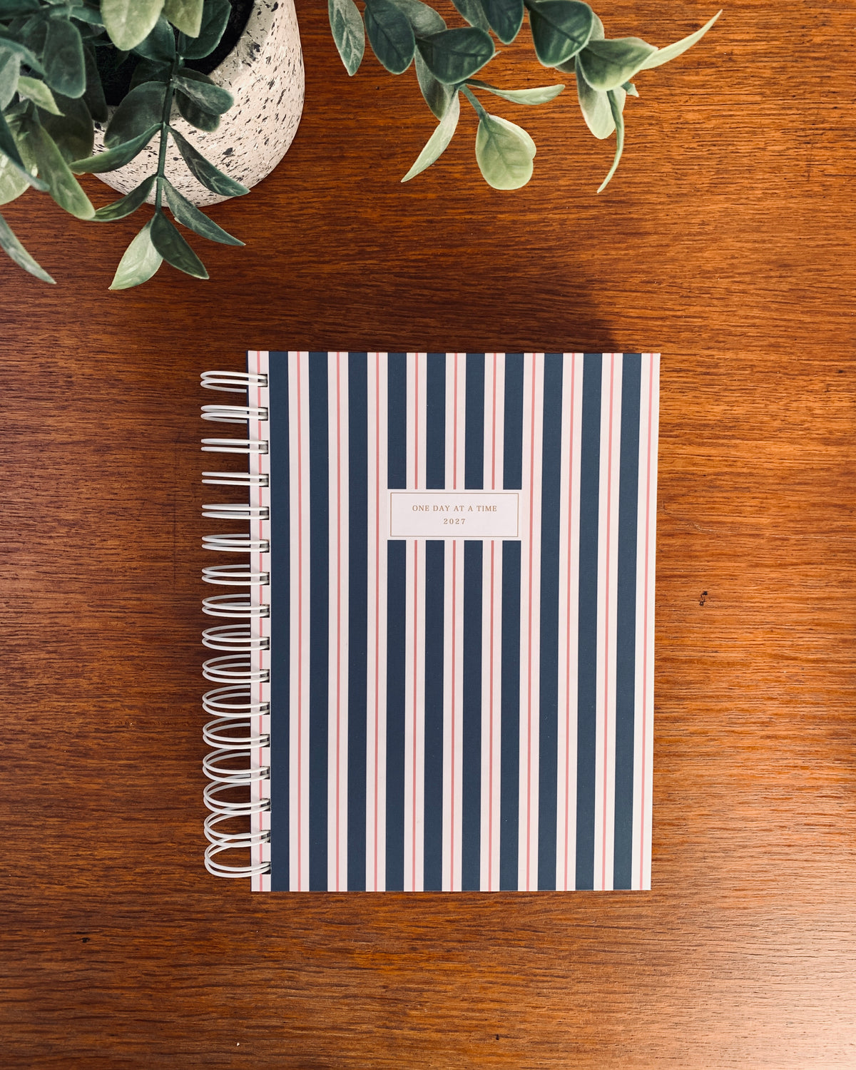 Classic 2027 Weekly Planner (Vertical Layout)