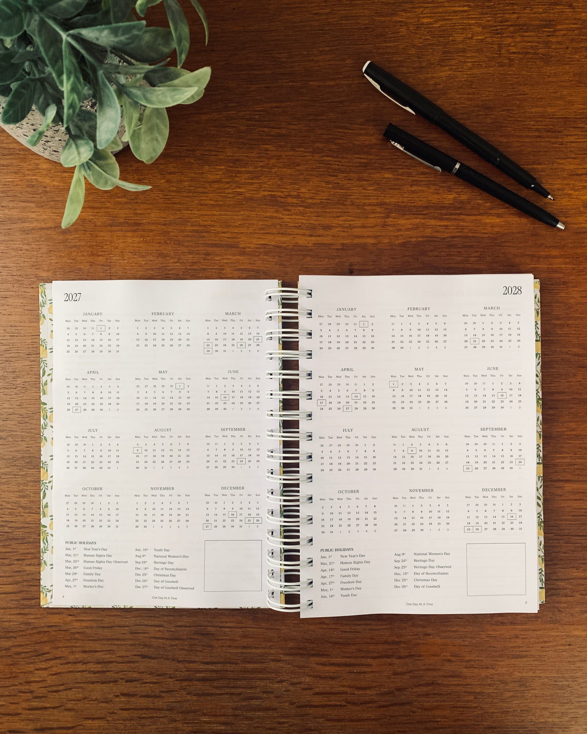 Home 2027 Weekly Planner