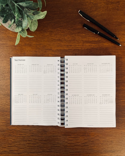 Classic 2027 Weekly Planner (Horizontal Layout)