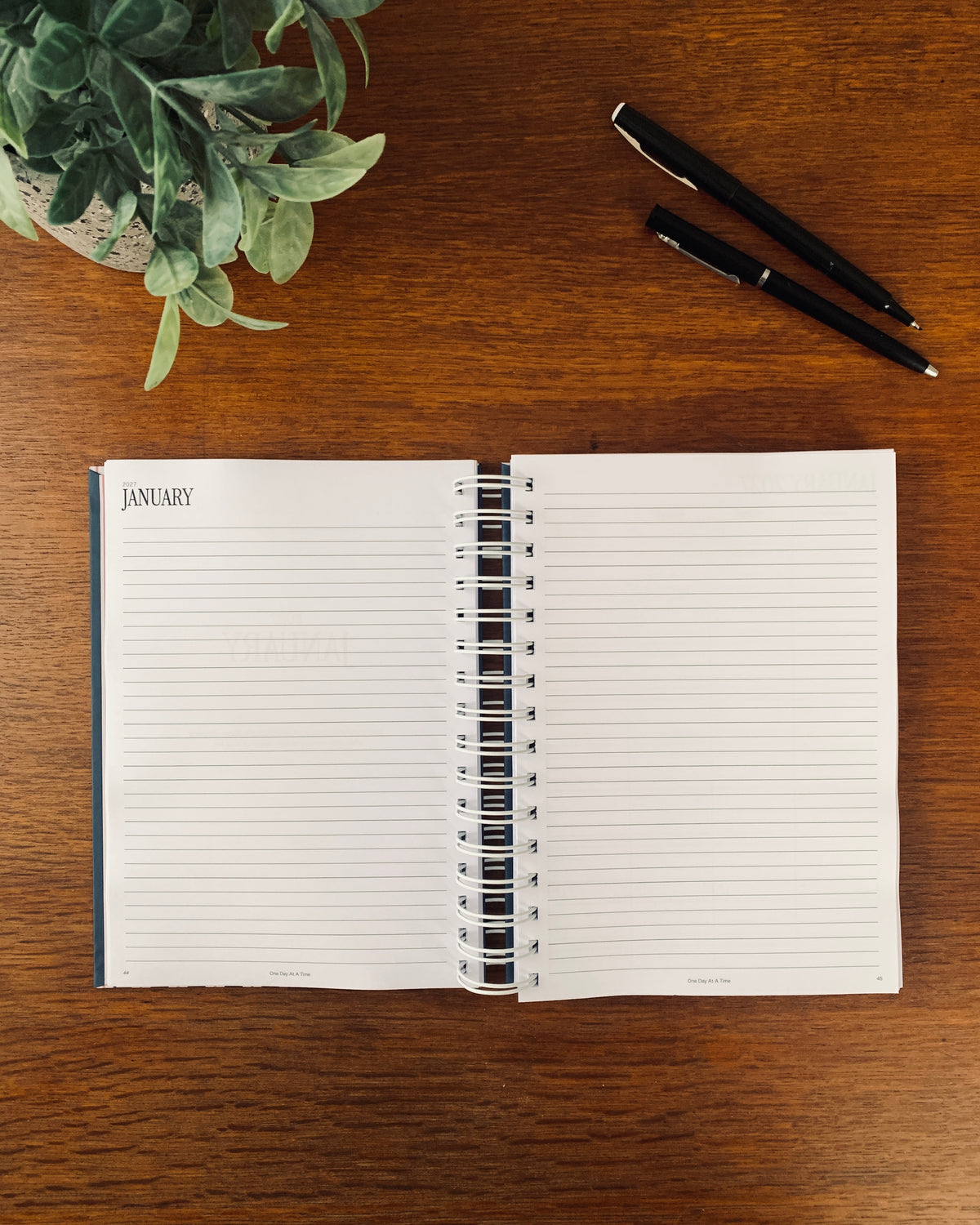 Classic 2027 Weekly Planner (Horizontal Layout)