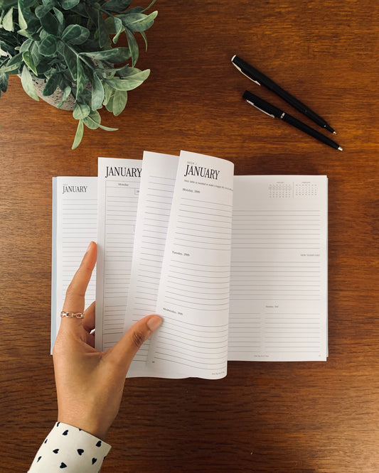 Classic 2027 Weekly Planner (Horizontal Layout) | 6-Month