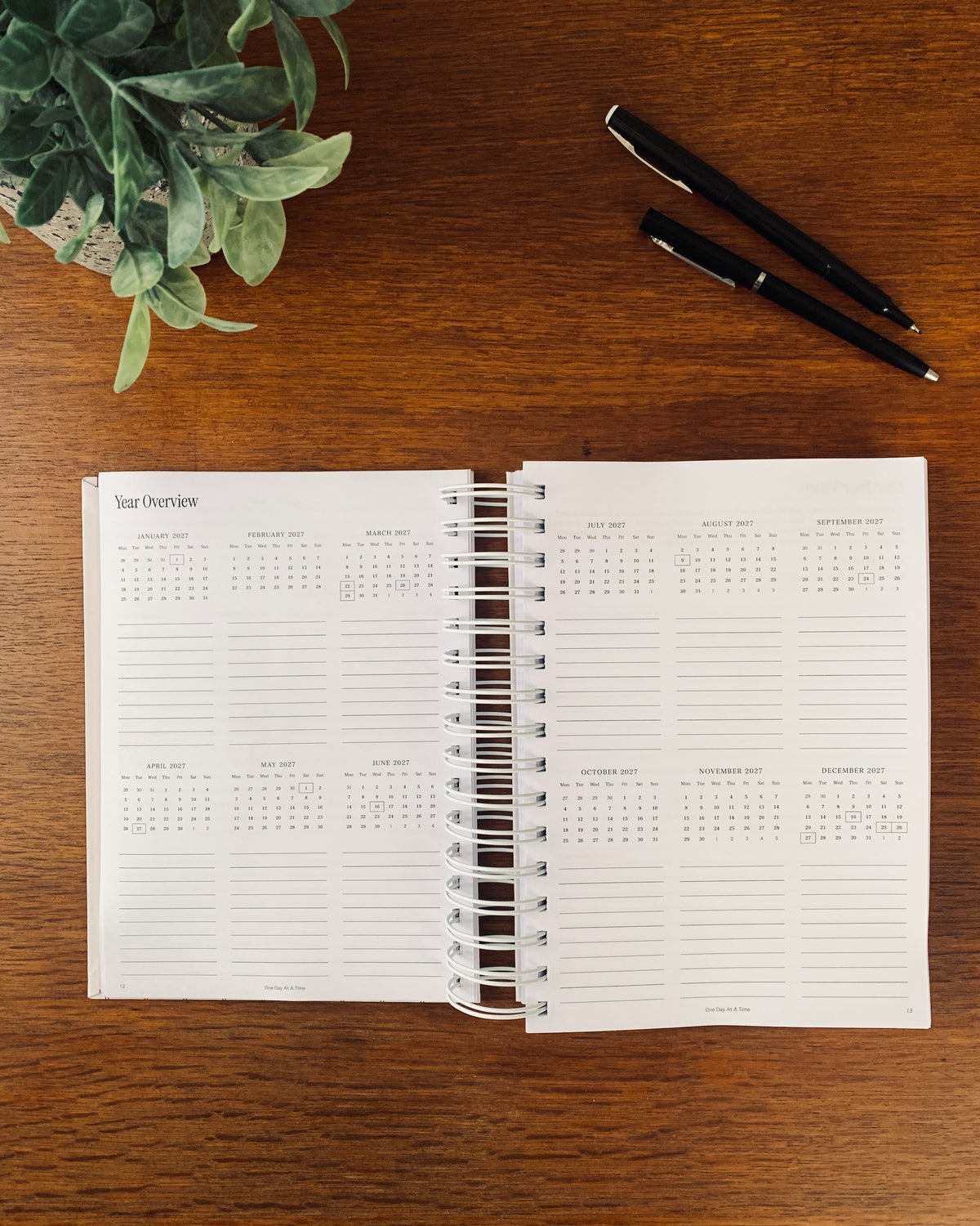 Classic 2027 Daily Planner