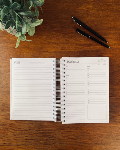Classic 2027 Daily Planner