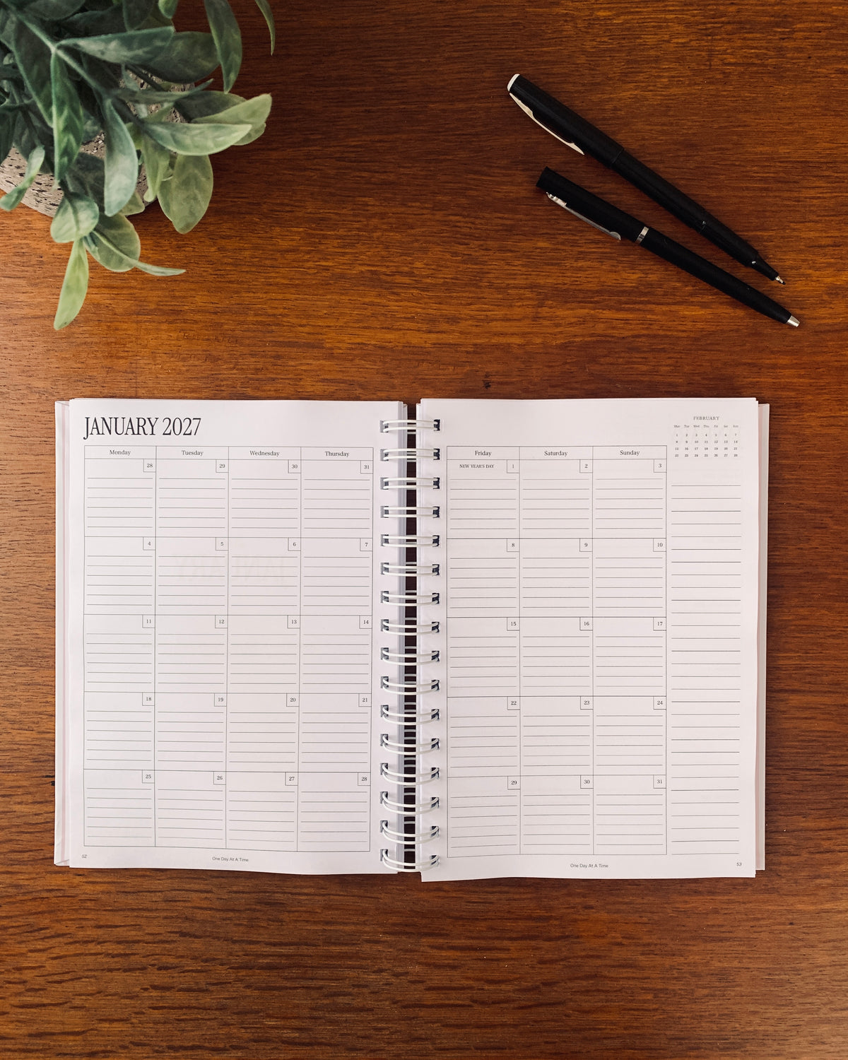 Essential 2027 Weekly Planner